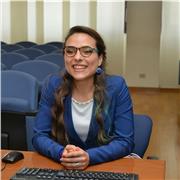 Laureata magistrale in International business and development con una triennale in lingue e informatica offre lezioni di lingua inglese